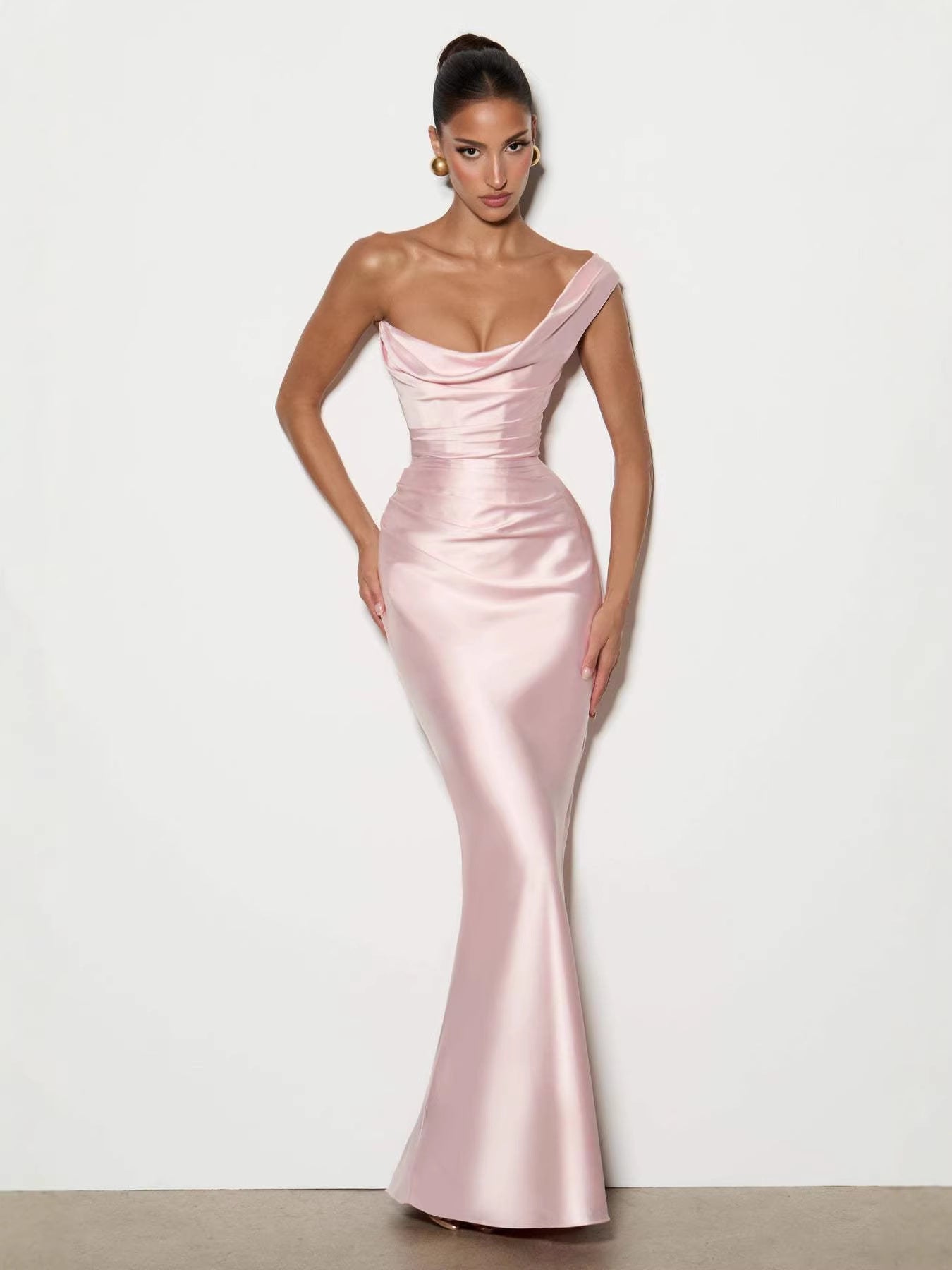 Robe longue à cisaillement mince sans épaule