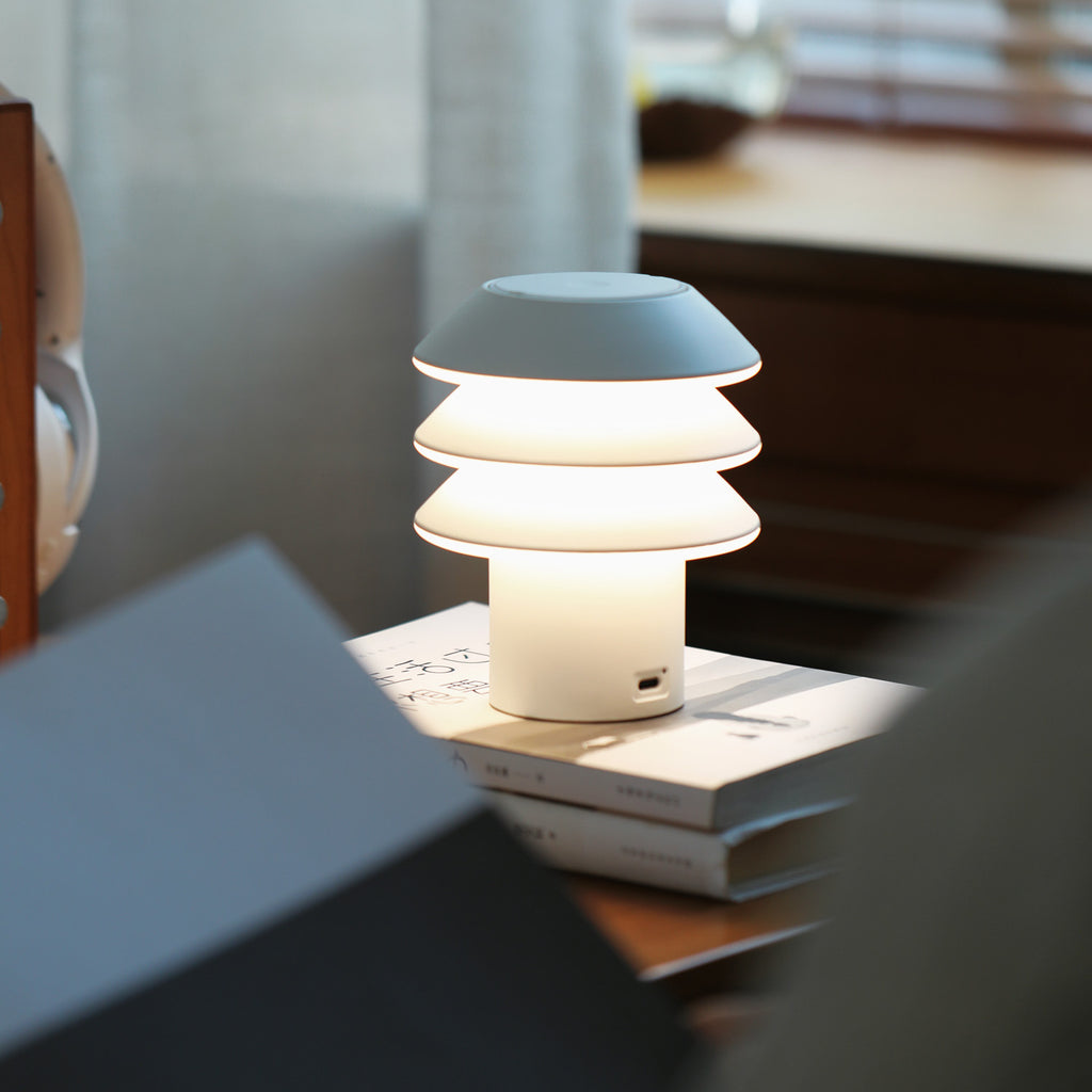 Lampe de table d'ambiance créative repensée lumière et ombre