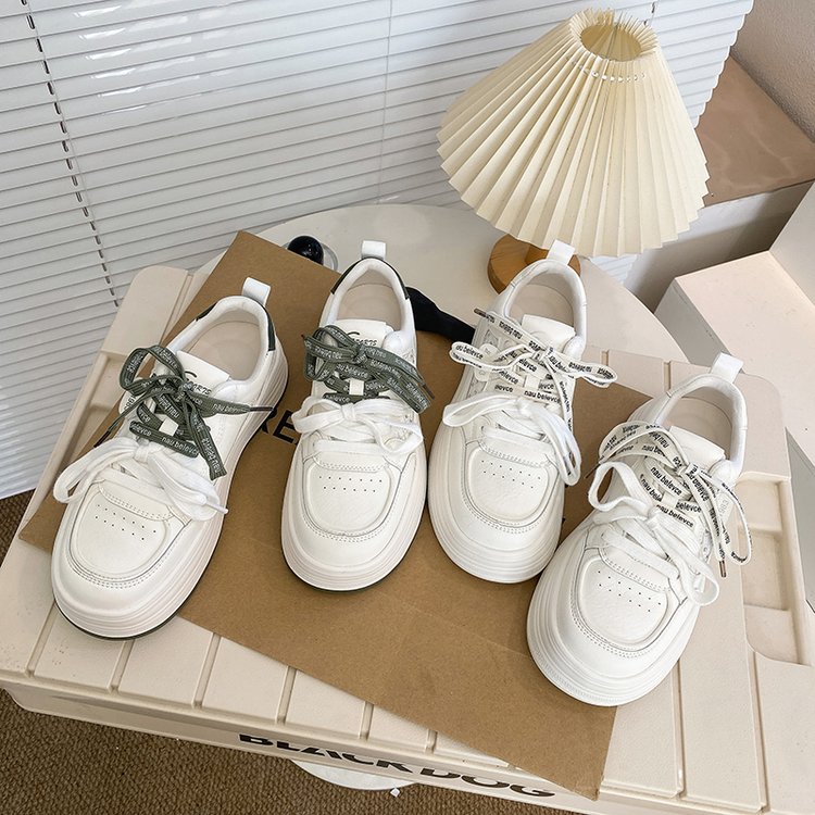 Femmes Double Dentelle Platform Sneakers Détail piquant Chunky Épaisseur Semelle Skate Chaussures Minimali