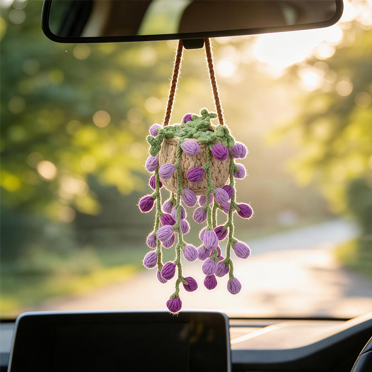 Crochet fait main suspendu Pot ornement avec trailing pourpre fleur Buds Everlasting Soft