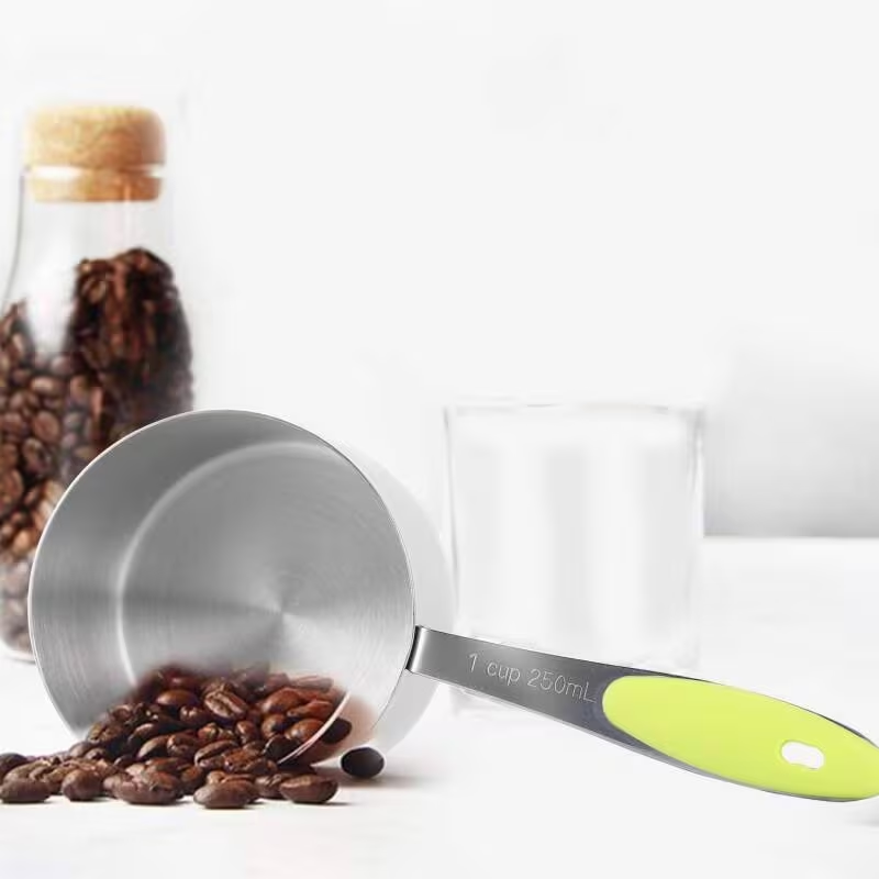 Mesurez les cuillères et les tasses 13-Piece Premium Set