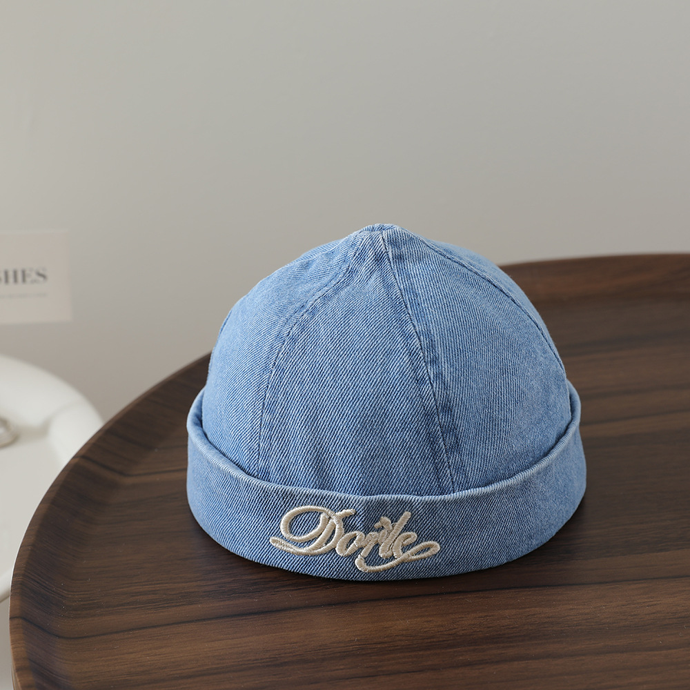 Les lettres de police artistiques monochromes pour enfants Broderie réglable Casual and Bohemian Styl