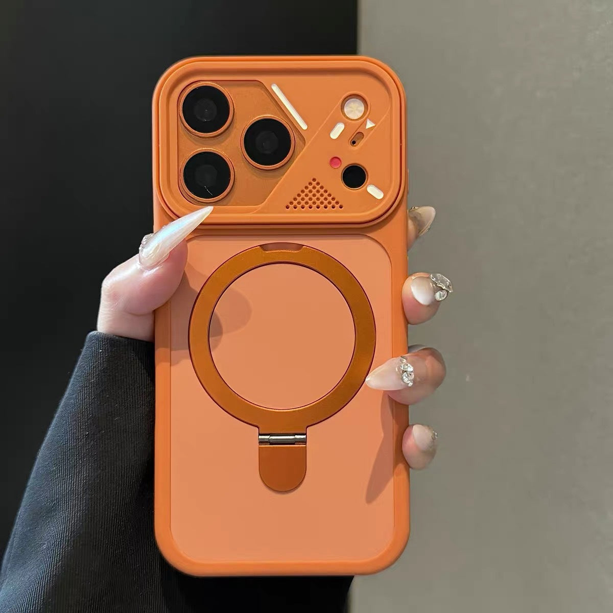 Mecha-style Frame Magnétique-suction Stand Matte Skin-feel Phone Case