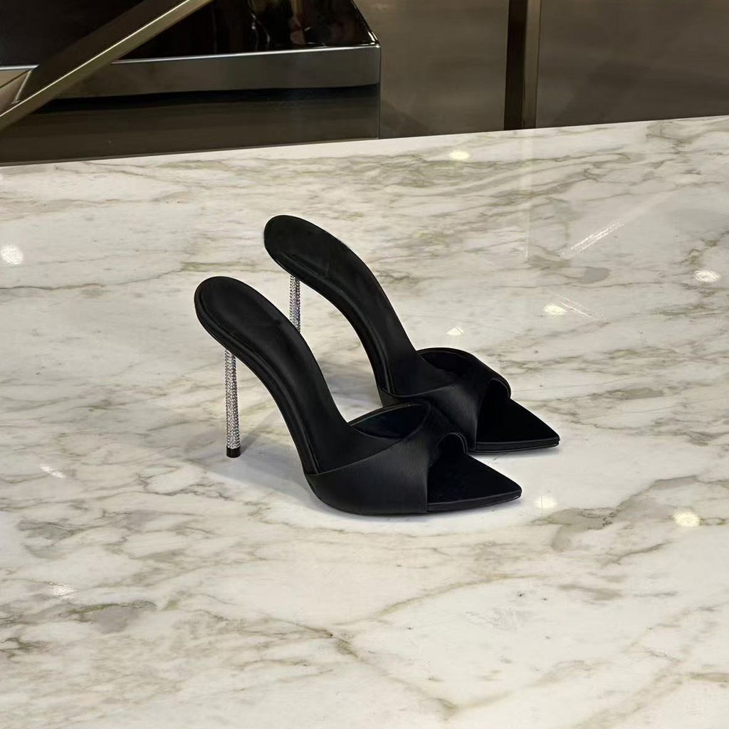 Sandales pointues au talon de Stiletto sexy