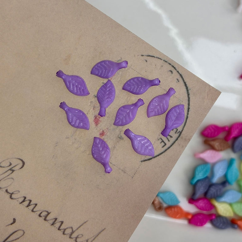 Charms de feuille en acrylique opaque massif