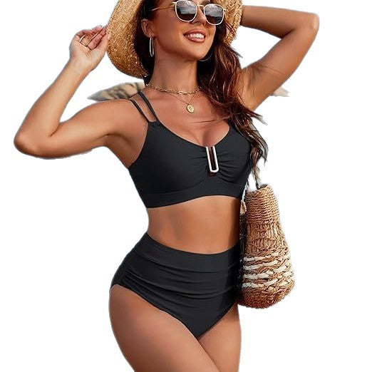 Maillot de bain en deux parties, enroulé