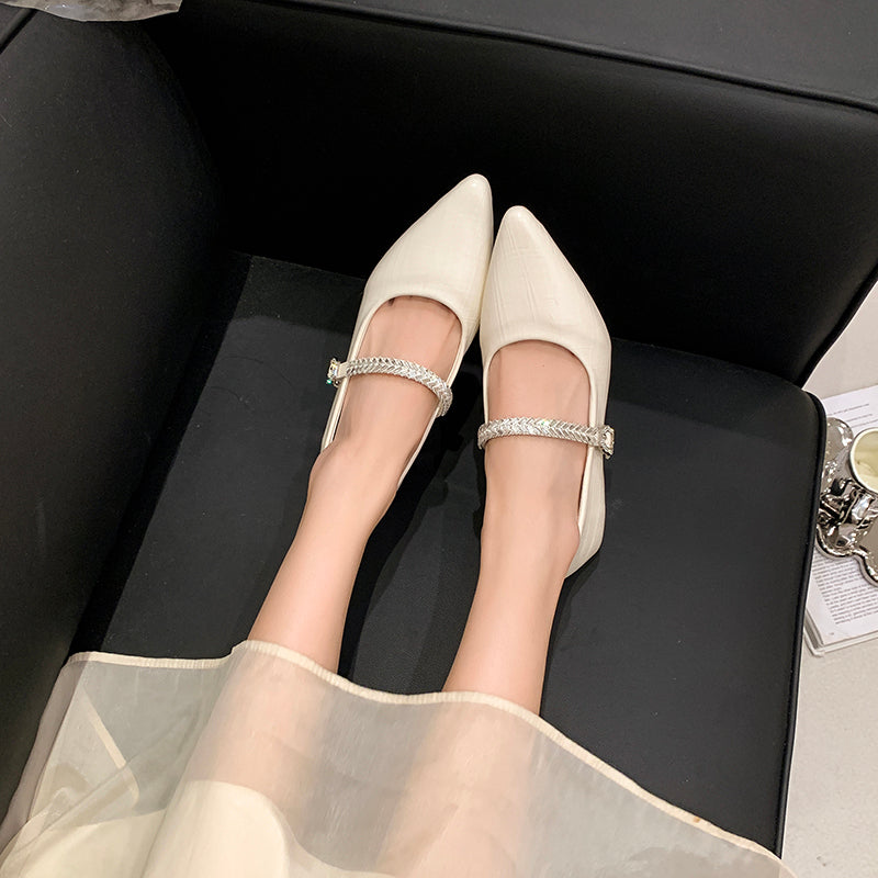 Les talons hauts pointus de fée française