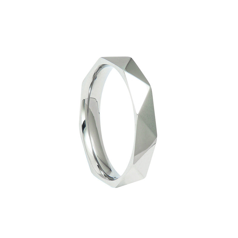 Acier au titane simple et élégant 4mm surface brossée bagues diamant-forme couple