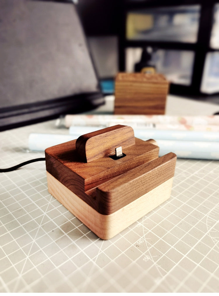 Base de recharge des téléphones portables en bois