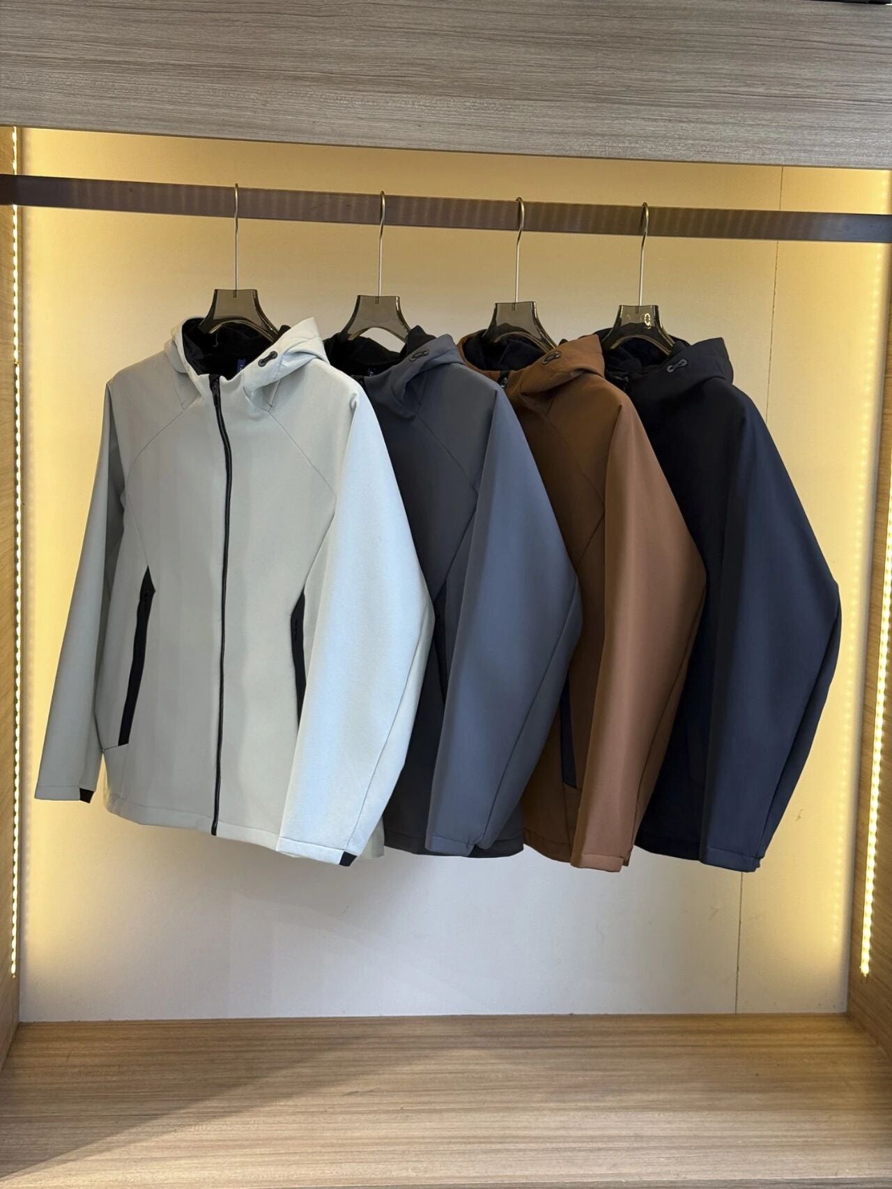 Veste à capuche imperméable à l'eau pour hommes
