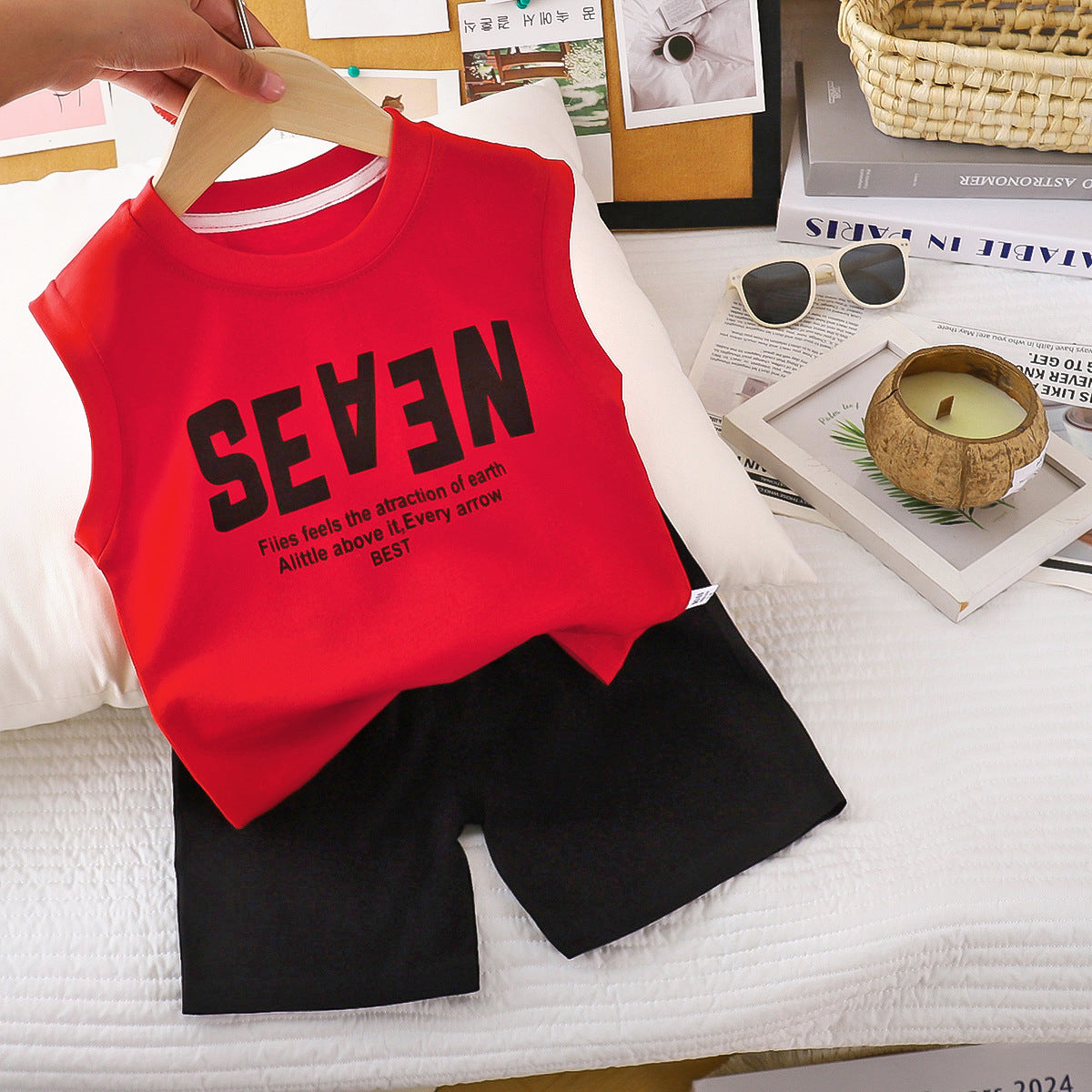 Sleeveless kids' T-shirt and shorts