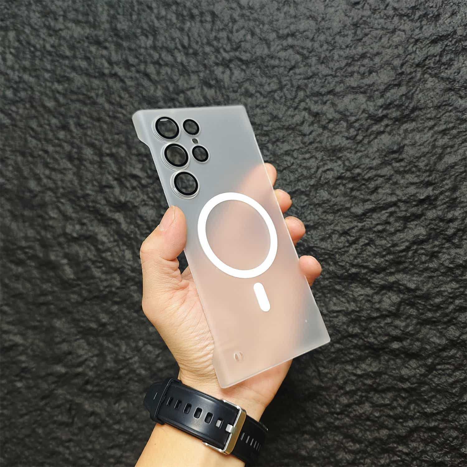 L'aspiration magnétique sans cadre est livrée avec le protège-objectif Frosted Apply boîtier de téléphone mécanique