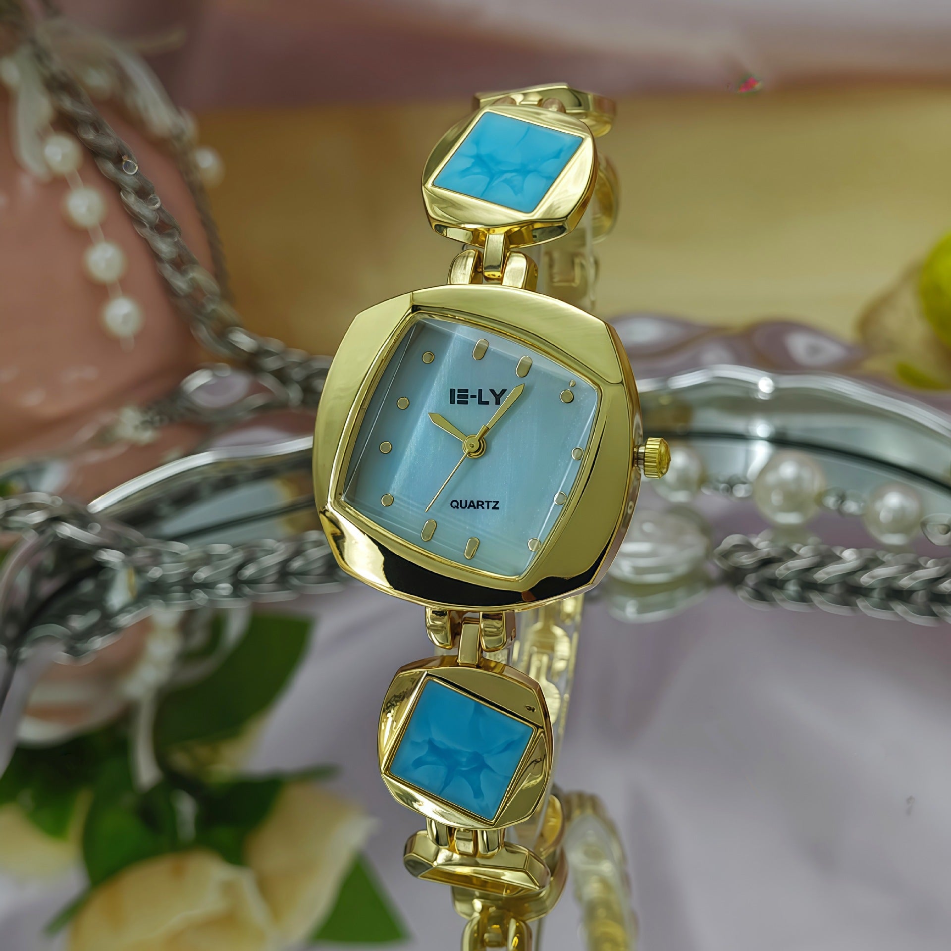 Montres créatives pour femmes Niche Design avec un bracelet en diamant irrégulier