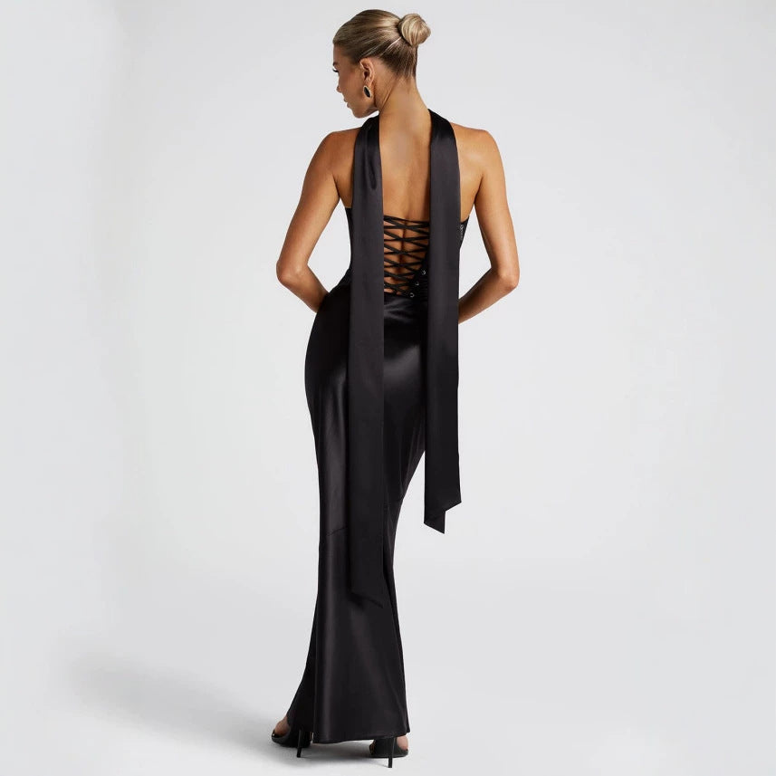 Robe élégante et fashionable pour femmes avec un ruban enroulé