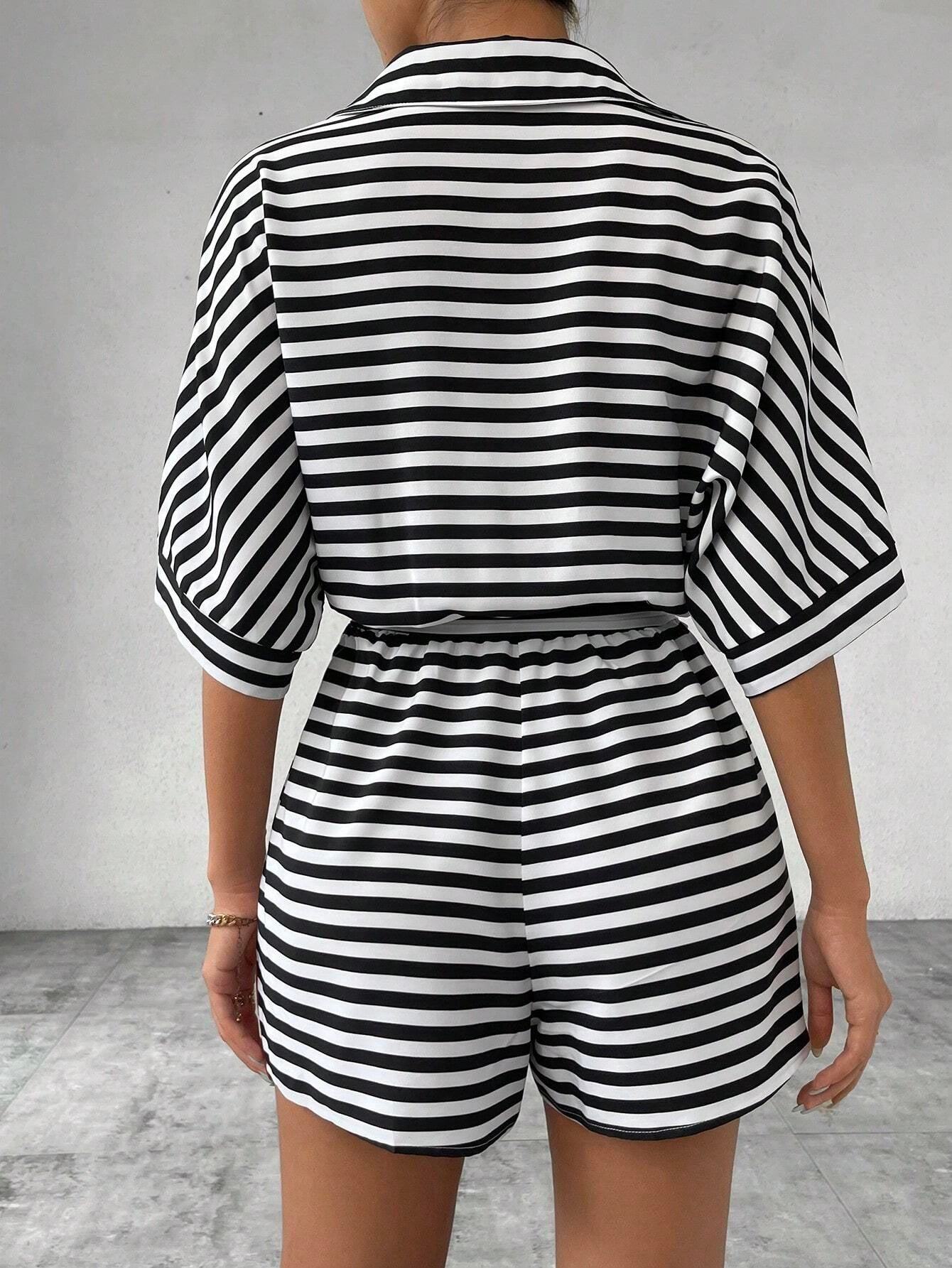 Maillot de saut rayé d'été doté d'un style de cardigan front-bouton de collier de lapel