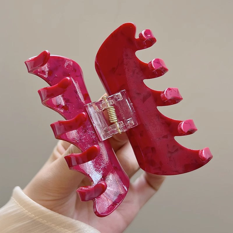 Fruits de Dragon blanc couleur cheveux clip avec une cuillère sur le dos de la tête