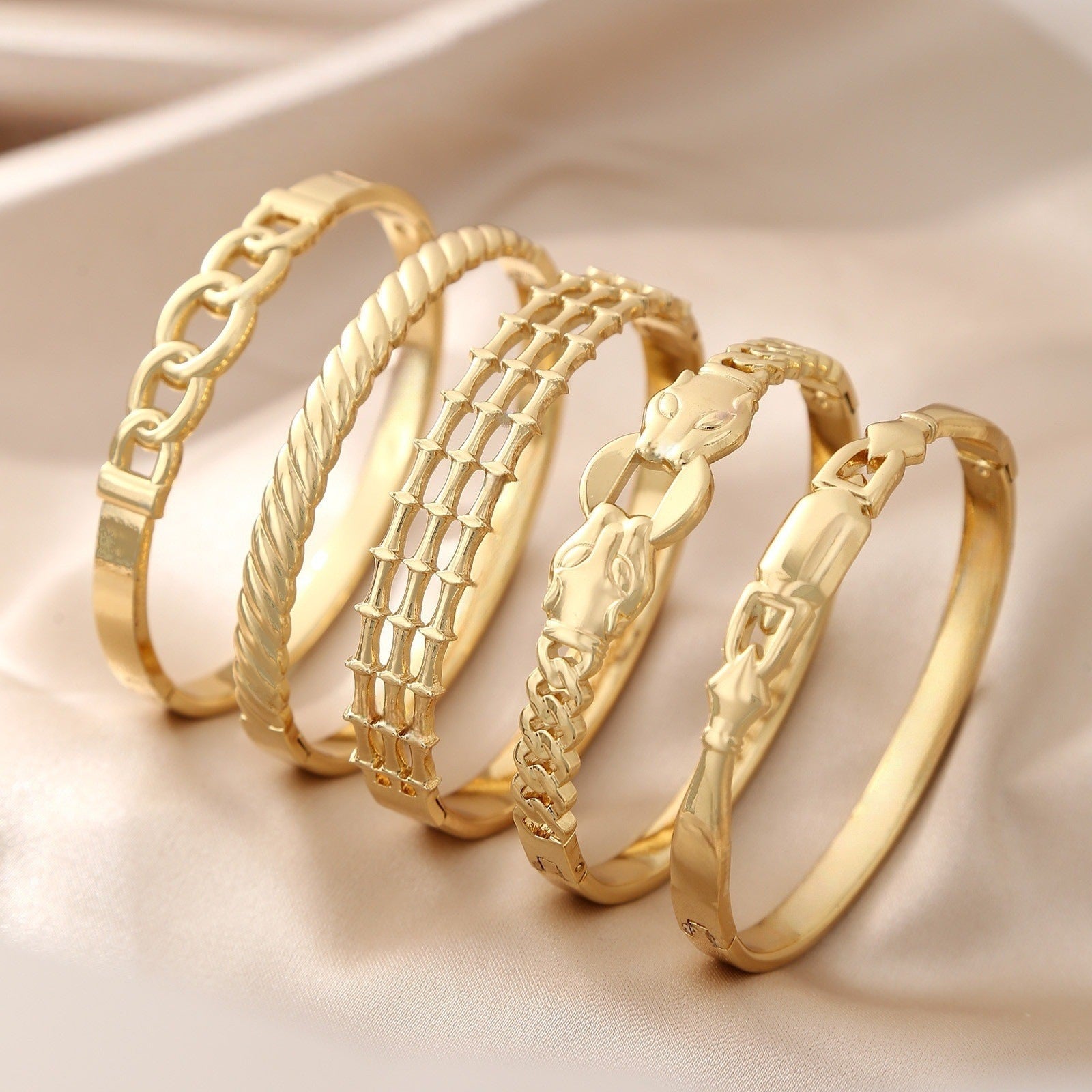Bracelet femme en acier inoxydable simple et polyvalent