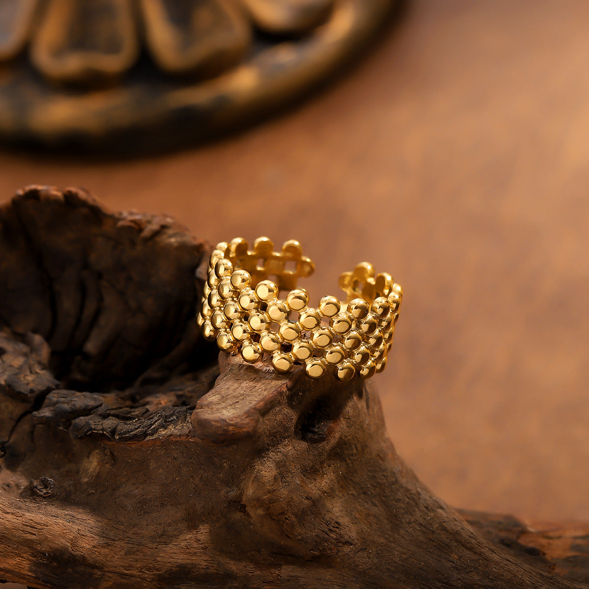 European And American Light Luxury Retro Titanium Steel Ring Gold Collection Niche Design