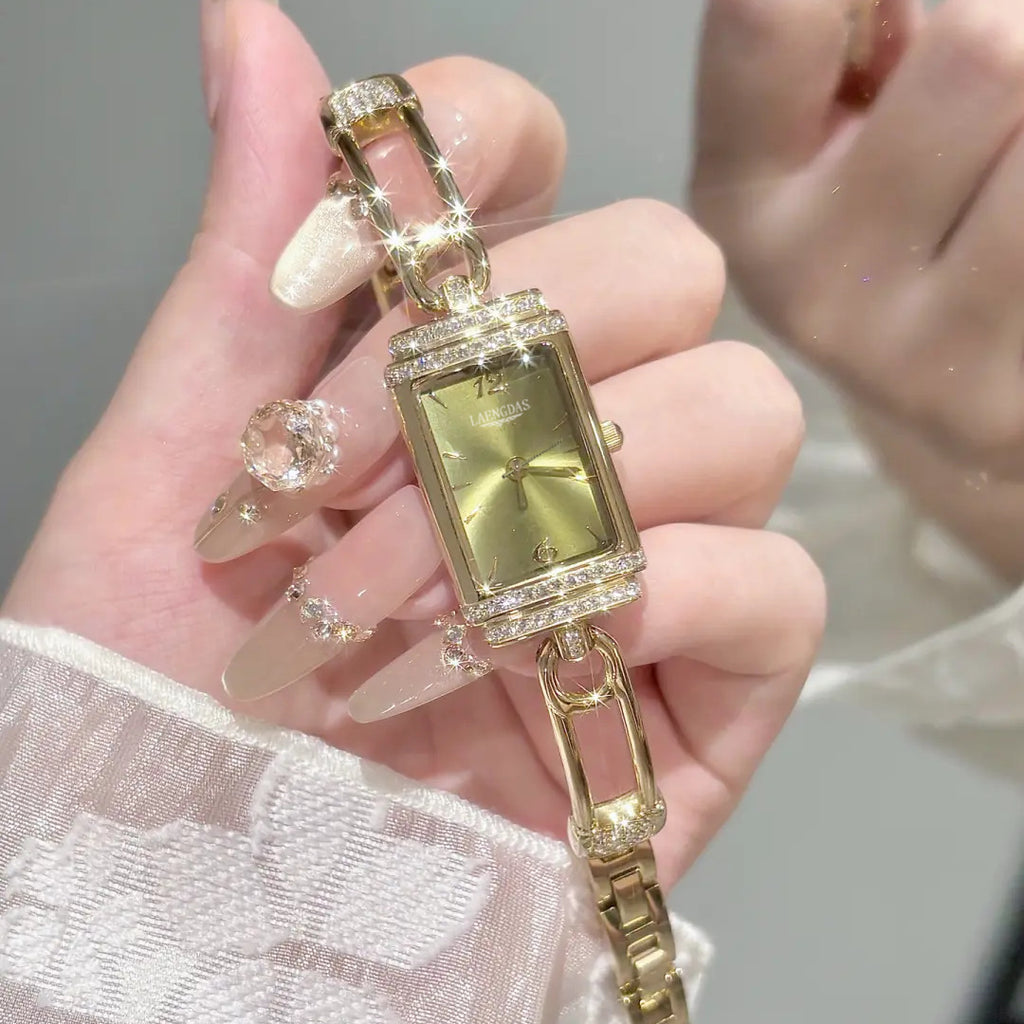 Petite Pin-style montre pour les femmes un choix de niche