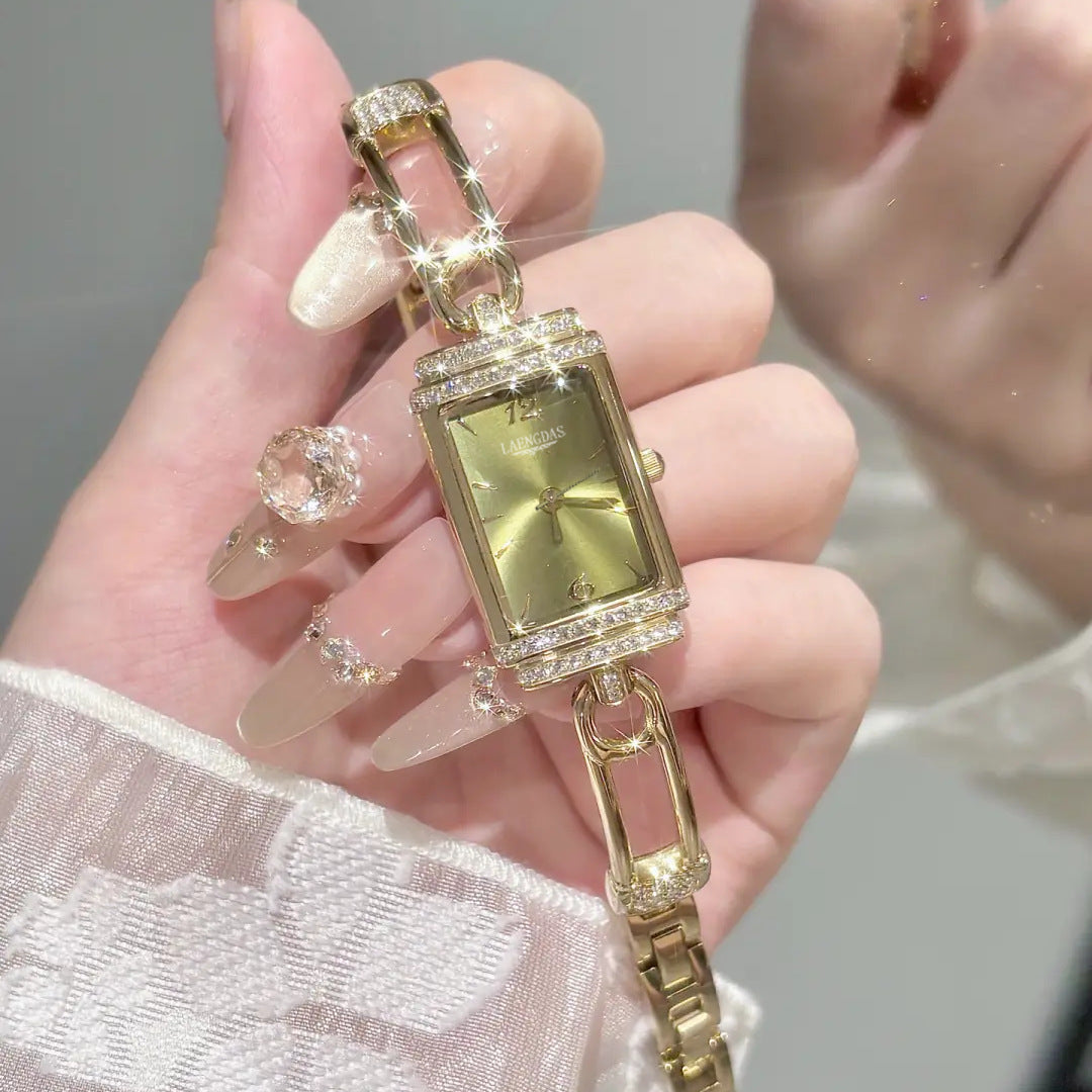 Petite Pin-style montre pour les femmes un choix de niche