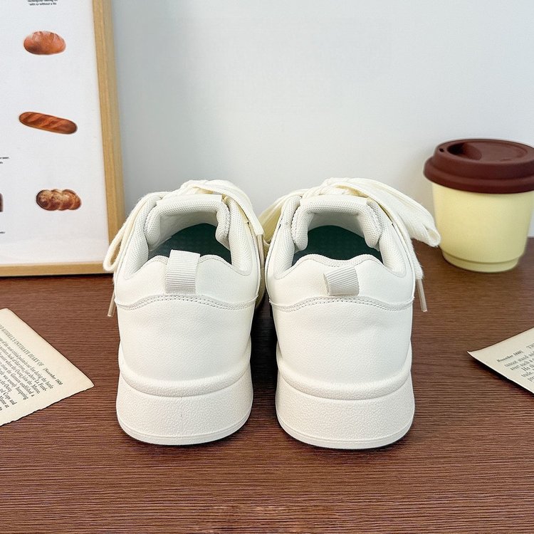 Style de sneakers blancs pour femmes