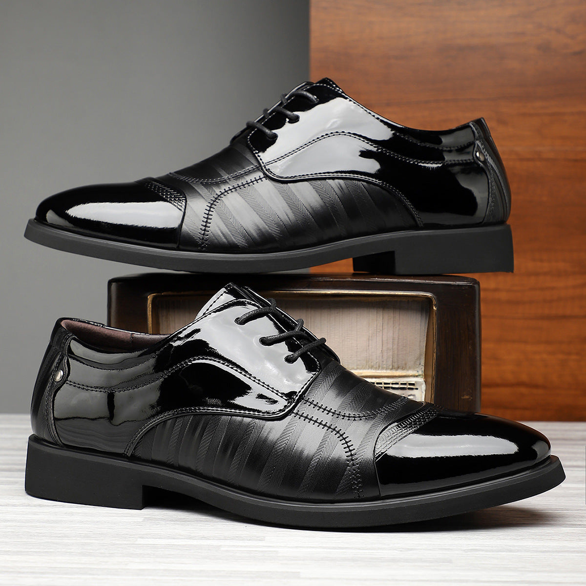 Chaussures en cuir tendance élégant homme avec un design unique