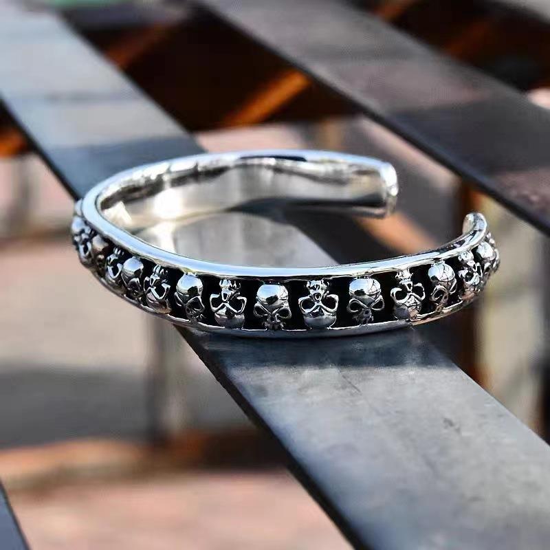 Dark gothique style Skull Punk Bracelet ouvert