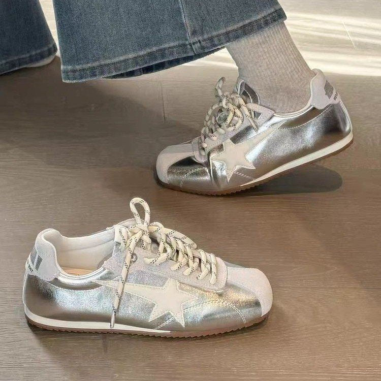 Femmes métallisé argent rétro dexter sneakers Star Patch décoration panneau de Suede épissage Vin