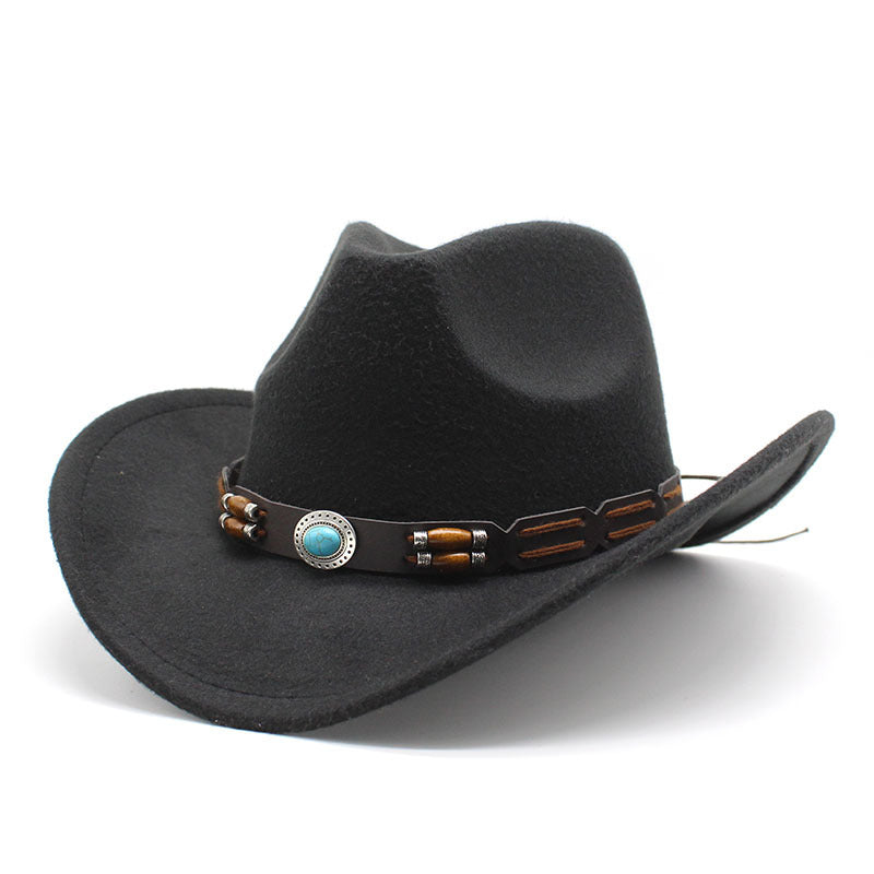 Chapeau Woolen, ceinture turquoise, denim occidental