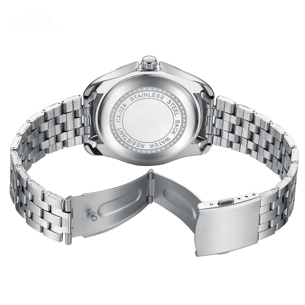 Homme d'affaires élégant montre avec les mains lumineuses