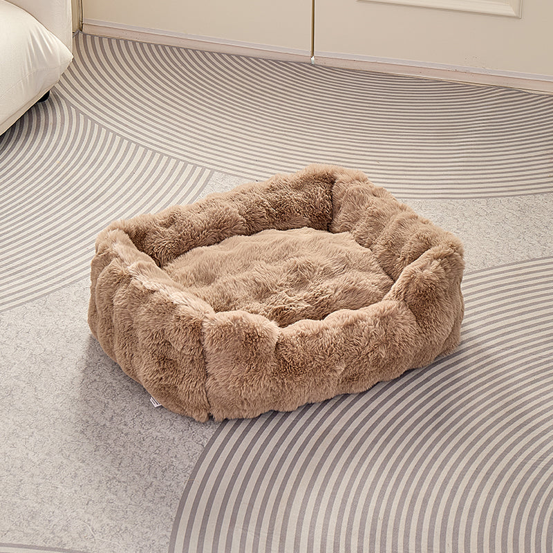 Lit carré en peluche