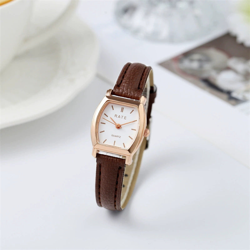 Montre Quartz délicate femme avec un petit cadran