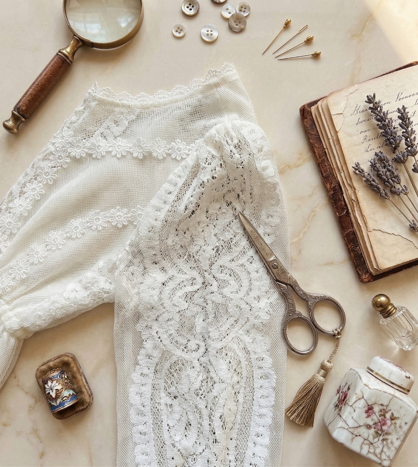 Robe de fée en dentelle blanche vintage pour les filles extra longue jupe 2-4Y