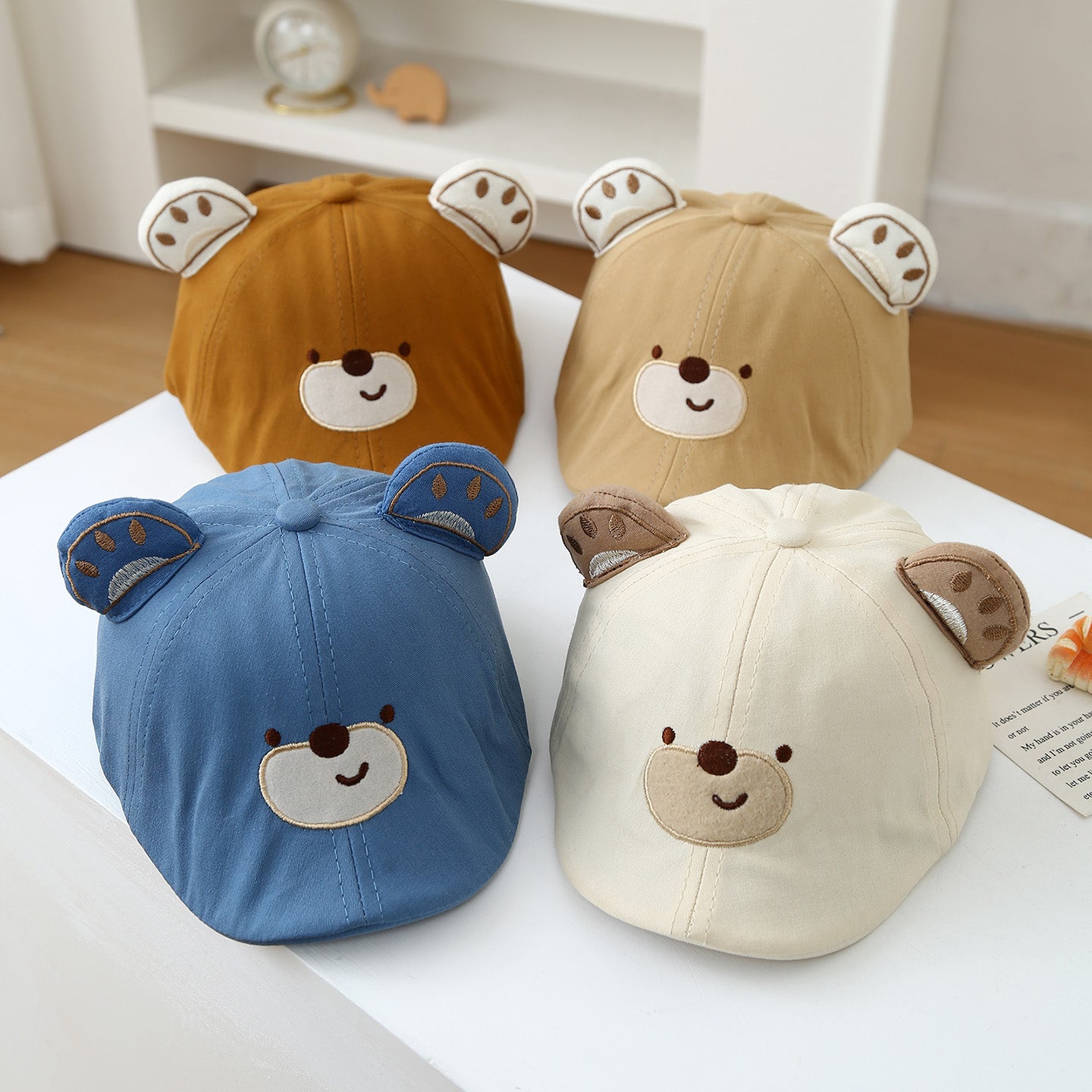 Garçon et fille caricature ours en peluche brodé trois dimensions Paw-print Bear oreilles en avant