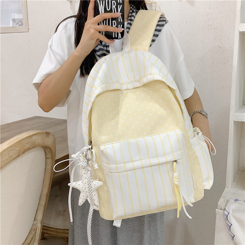 Sac à dos léger étudiant pour le transport et le voyage avec un design superbe