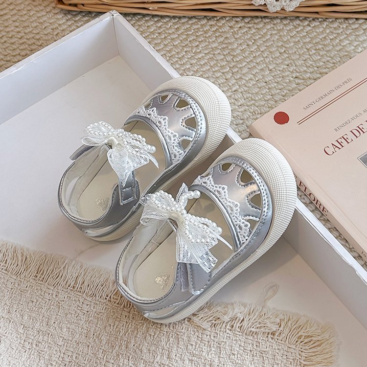 Chaussures d'été cool pour filles Princesse Baotou Sandales creuses Bébé pour enfants Chaussures simples