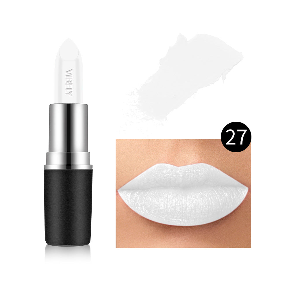 Matte Bullet rouge à lèvres avec un fini velouté qui rend votre peau plus juste