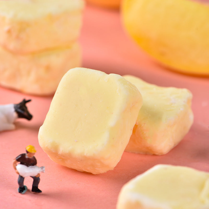 Cubes de yogourt avec morceaux de fruits Fraise Bleue