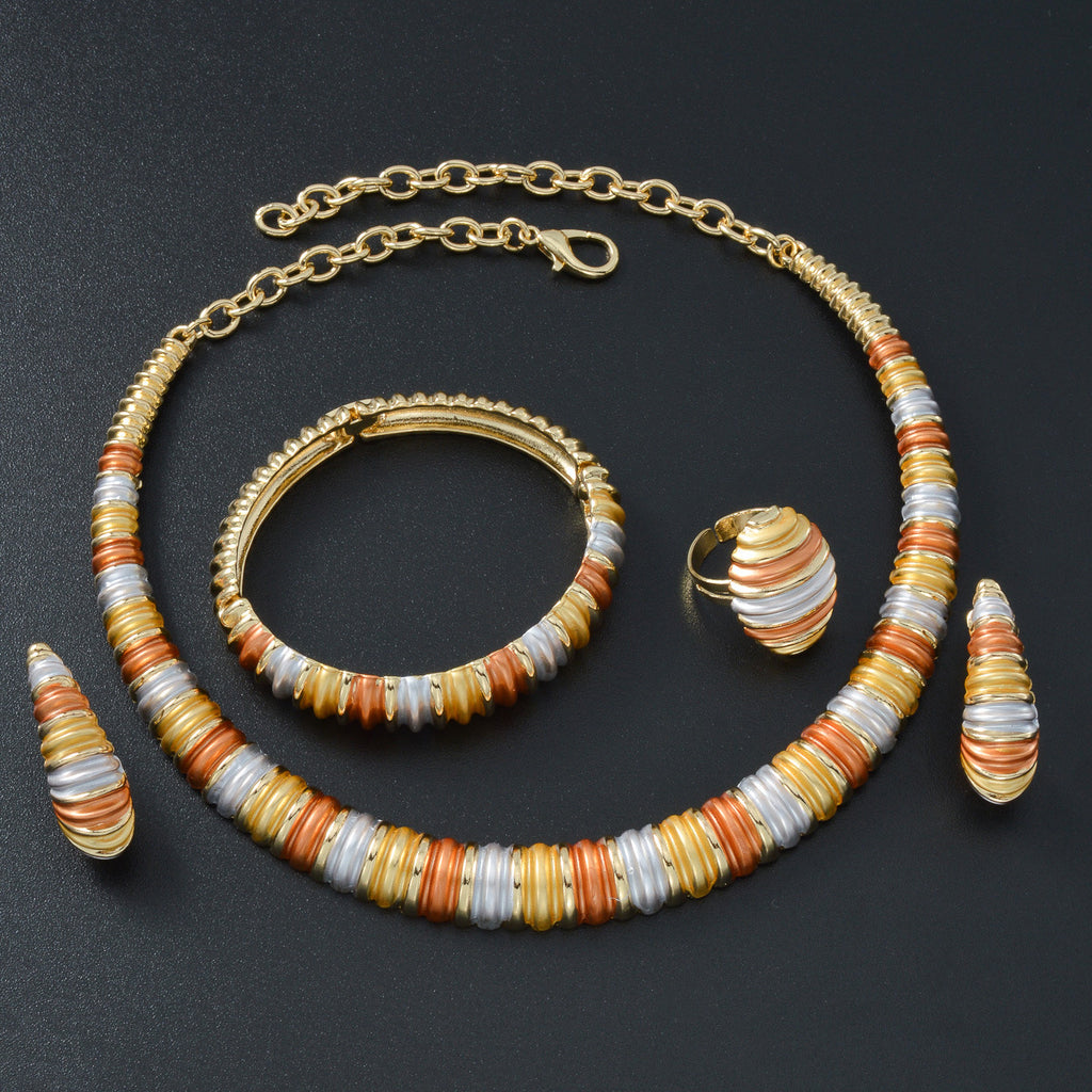 Boucles d'oreilles et bagues de style bohème à collier de lune de trois couleurs