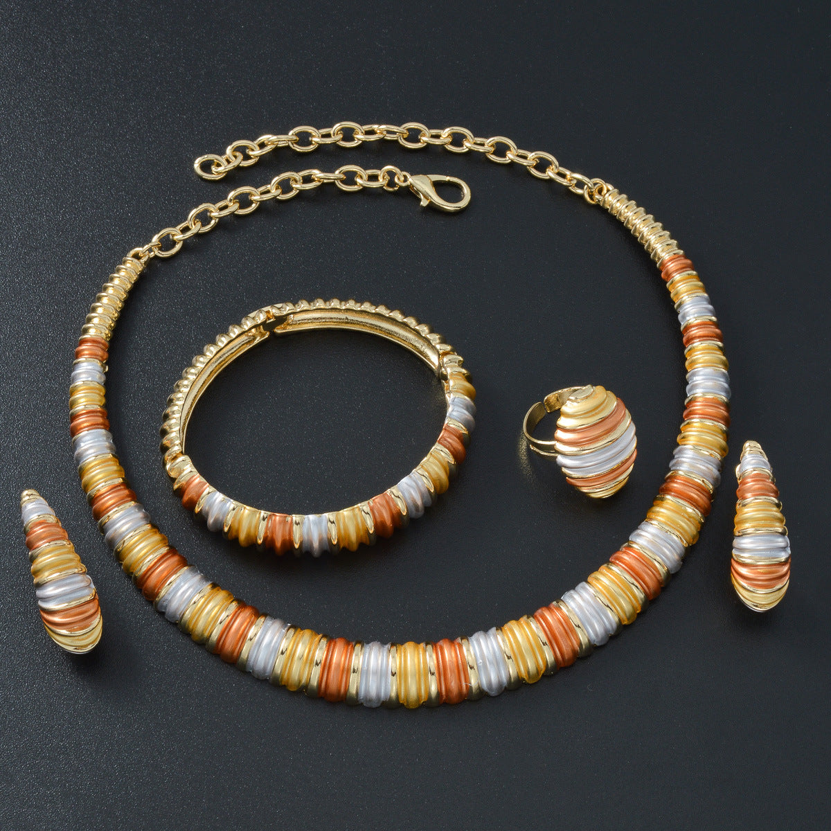 Boucles d'oreilles et bagues de style bohème à collier de lune de trois couleurs