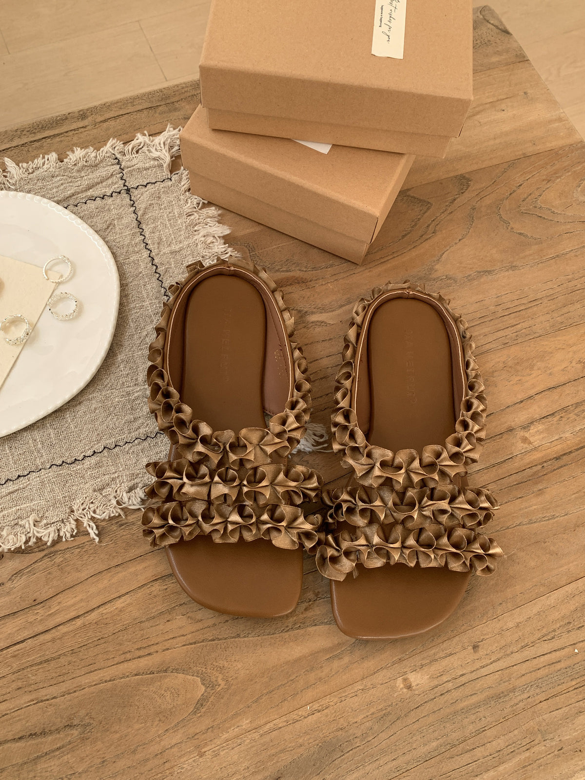Sandales à pieds carrés de style français pour femmes