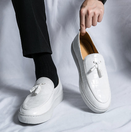 Homme de style coréen Business Casual Sneakers European Station Grande Taille Mode Tassel Cat