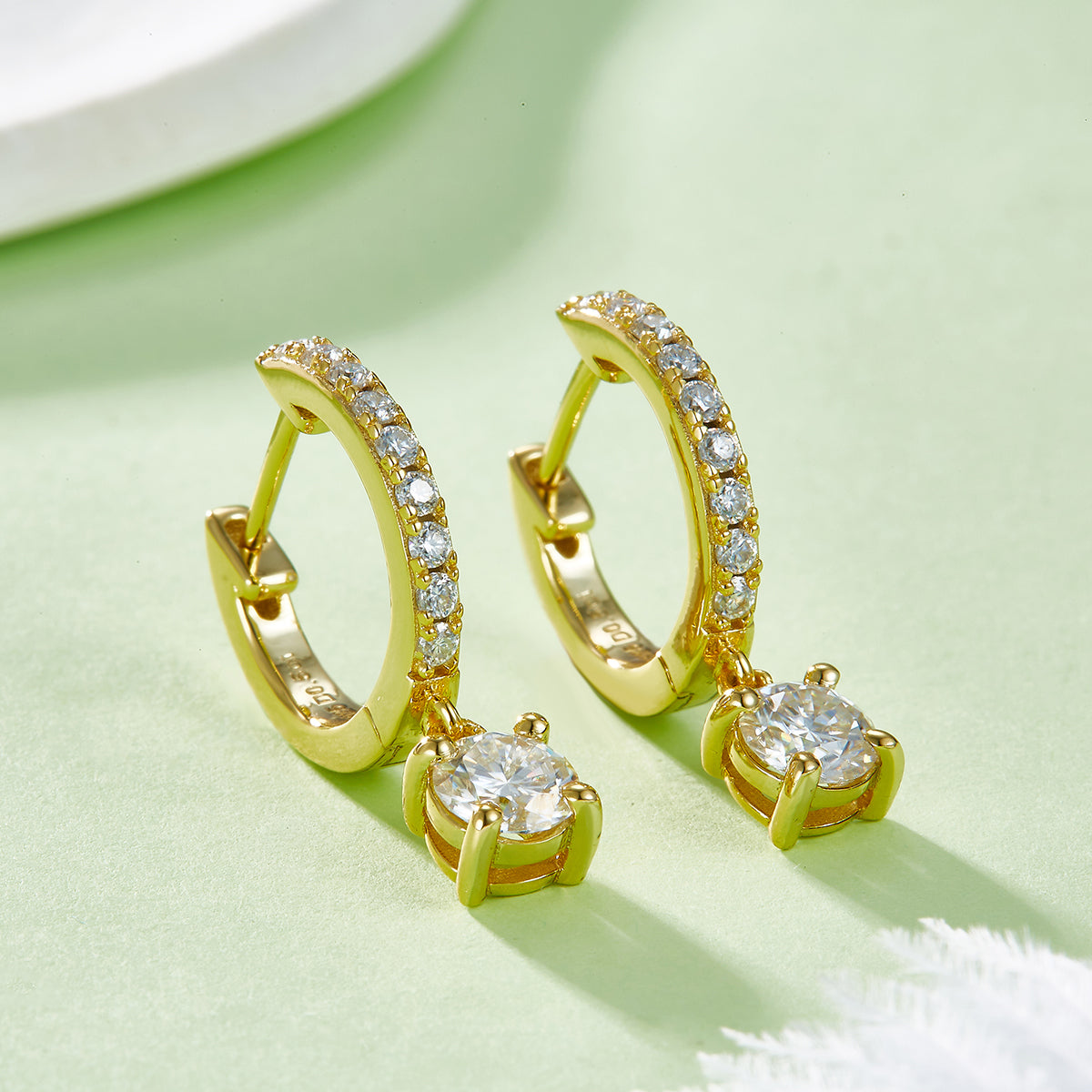 3g S925 Boucles d'oreilles en acier massif en mossanite boucle d'angle de 5mm avec boucle de pave et Cert