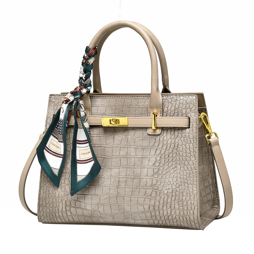 Vintage lightweight handbag for women