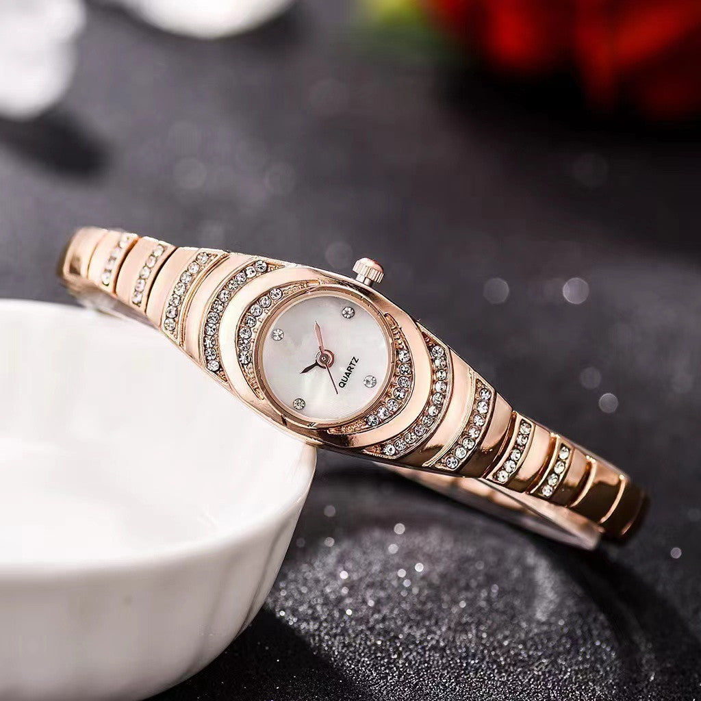 Petite et exquise montre pour femme Vintage
