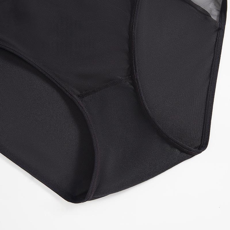 Sous-vêtements féminins avec des snaps côté pratique pour facile sur et hors