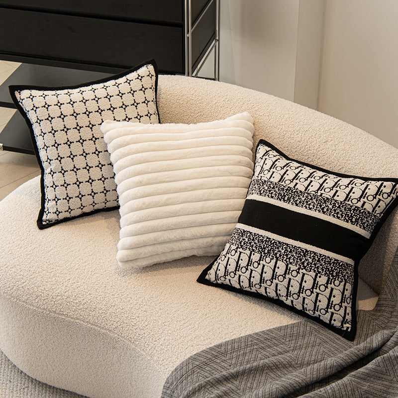 Oreiller à jet polyvalent simple avec une touche de luxe léger