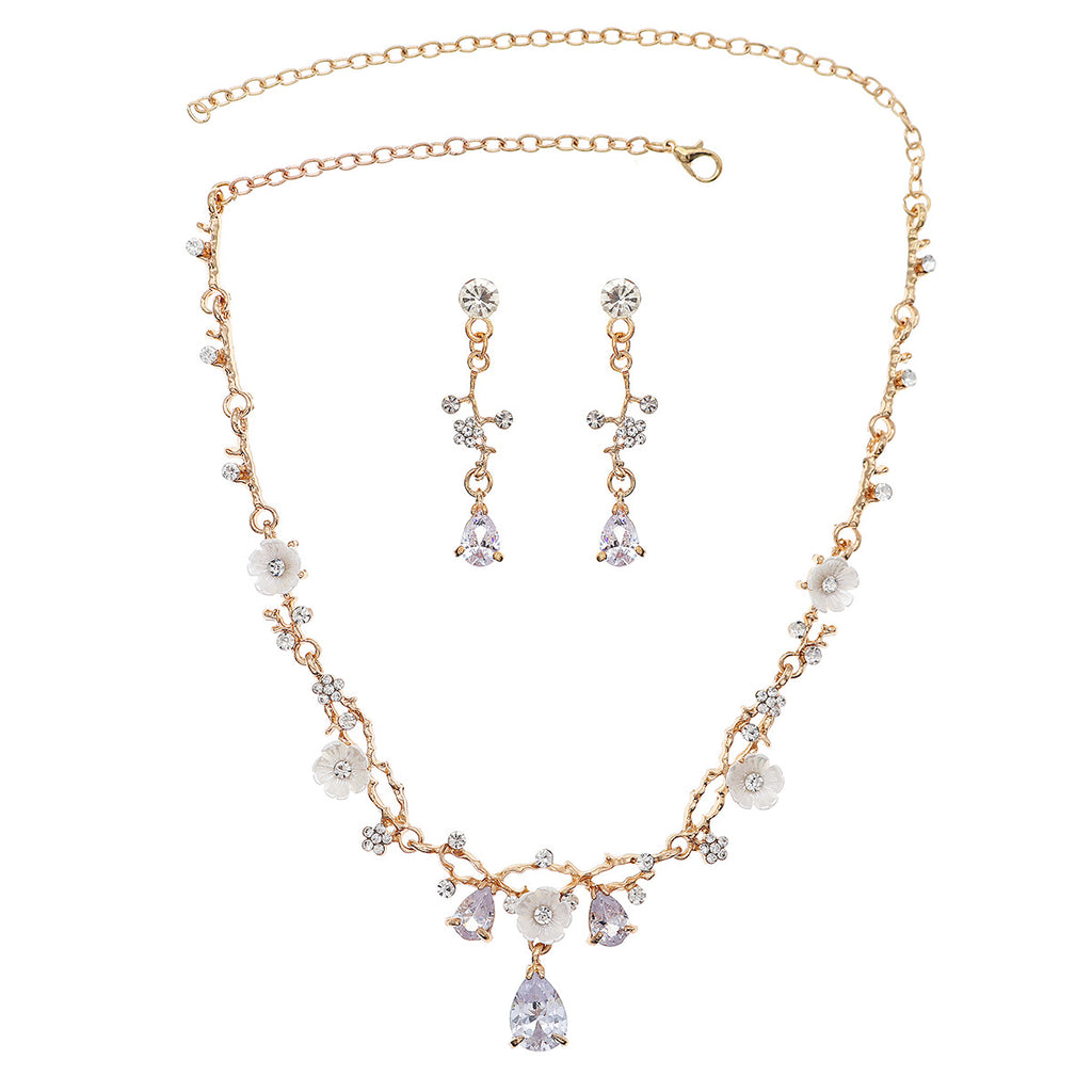 Boucles d'oreilles et colliers en Strass Pearl