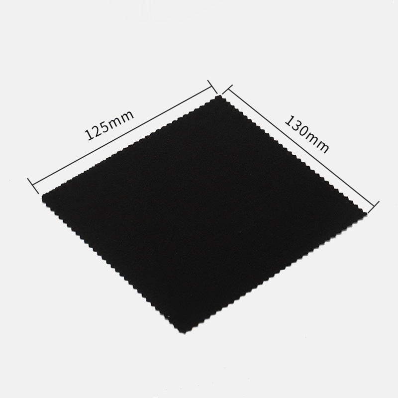 Boîte zippée noire avec bracelet et lunettes de soleil résistantes à la compression