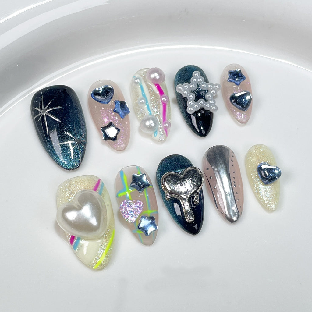 Les faux ongles européens et américains en forme d'amande
